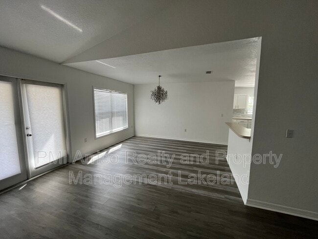 Photo - 2120 Farrington Dr