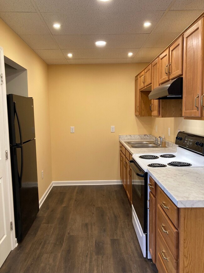Photo - 109 E Main St
