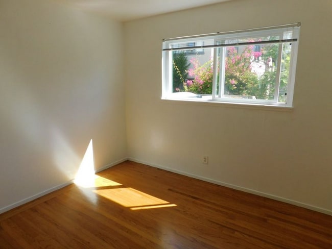 Photo - 2615 Stuart St Unit 2