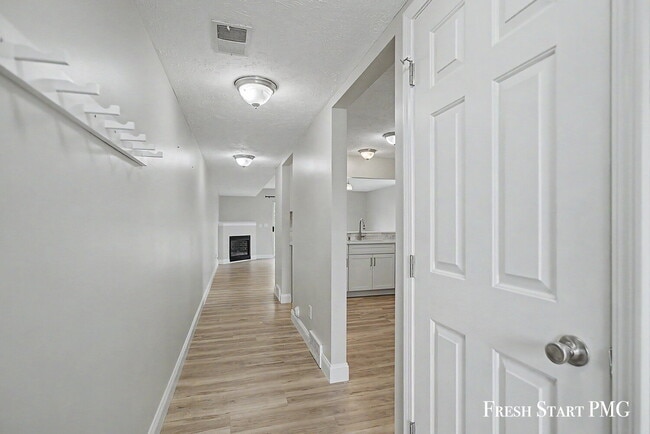 Photo - 4051 Rivertown Ln SW