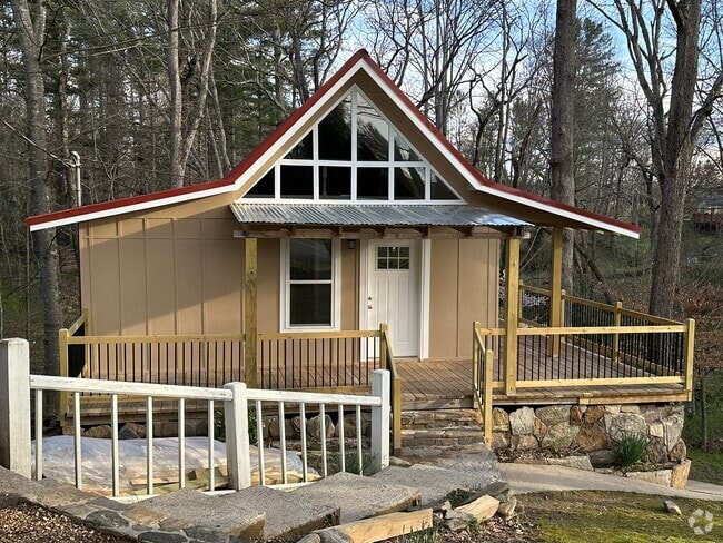 Building Photo - 6133 Brevard Rd Rental
