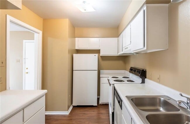 Photo - 2100 N Leverett Ave