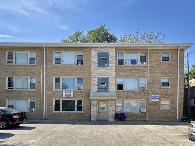 Building Photo - 7632.5 N Milwaukee Ave Rental