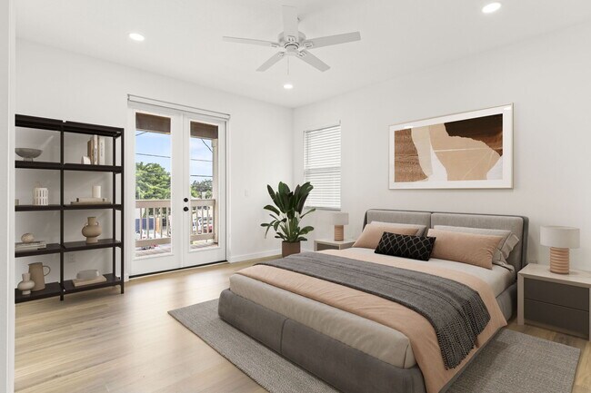 Photo - 210 E Columbus Dr