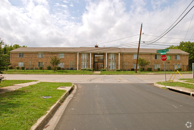 Cedar Crossing - Cedar Crossing Apartments
