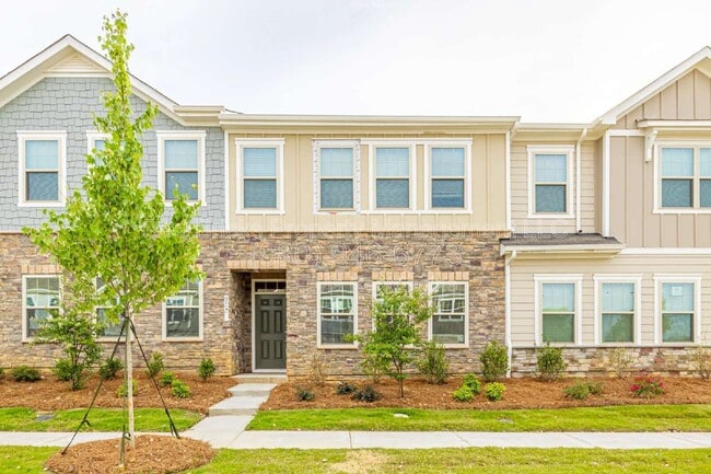 Building Photo - 317 Planters Trace Ln