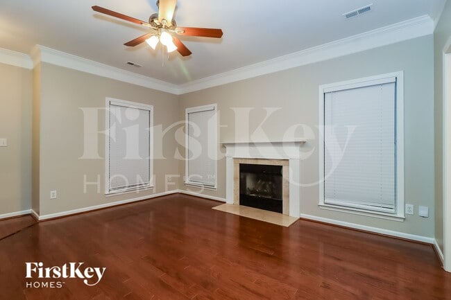 8675 Brook Glen Ln