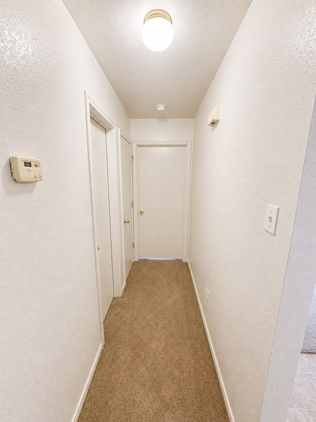 Photo - AVAILABLE MID JUNE; APPLY TODAY ON OUR WEBSITE!!! Unit C