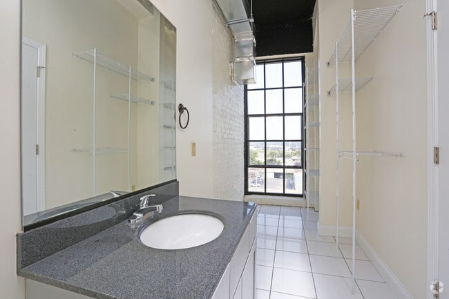 Studio, 1 BA - Bathroom