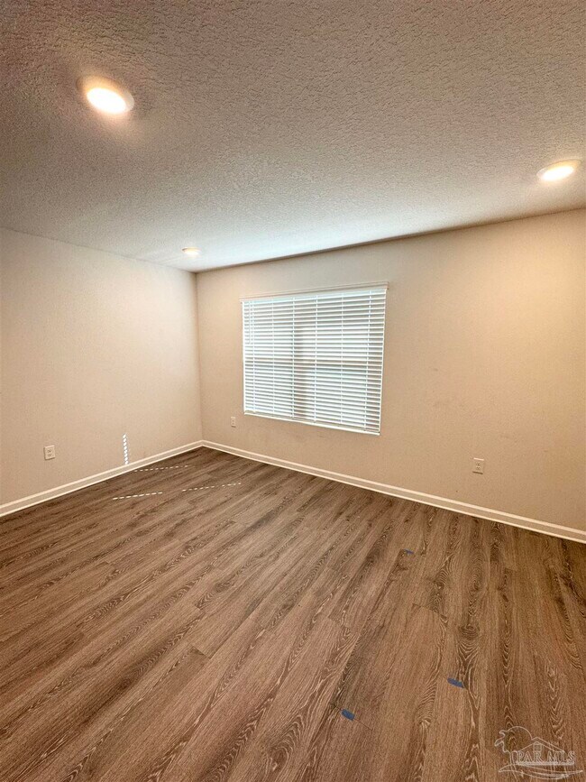 Photo - 6311 Burrow Ln