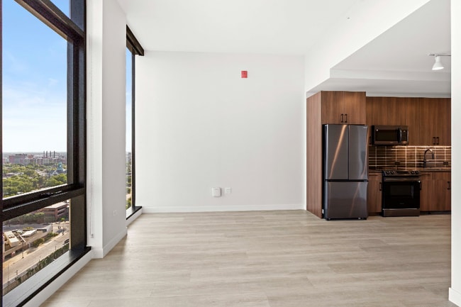 Photo - 1131 W Van Buren St