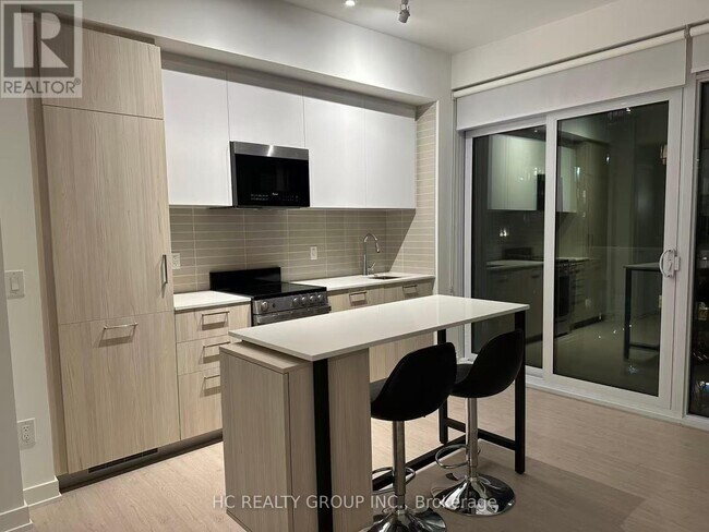 Photo - 65 Mutual St Unité 605