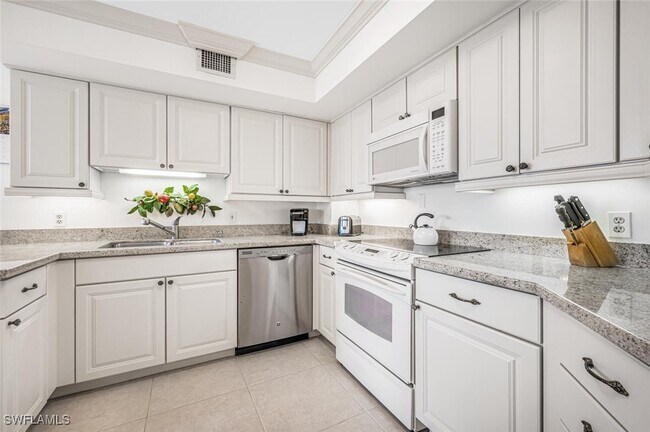 Building Photo - 4551 Gulf Shore Blvd N Unit 605