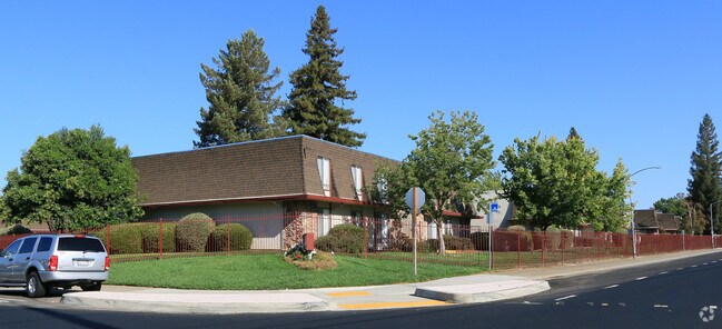 Cobblestone Apartments - Cobblestone Apartments