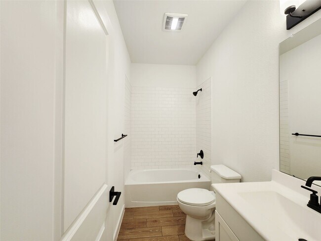 Photo - 8430 Bay Rdg Cir