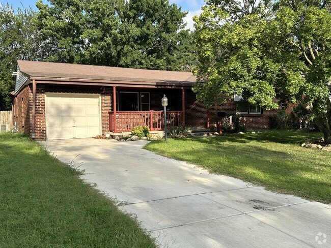 Building Photo - 368 N Hillcrest St Rental