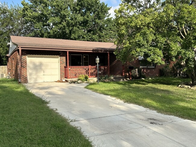 Photo - 368 N Hillcrest St House