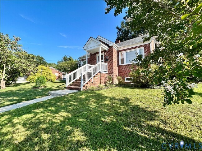 Photo - 411 Hillcrest Ave