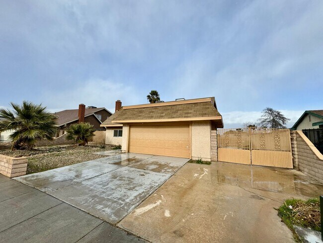 Photo - Fully Remodeled W/ Pool and 4 Bedrooms! Centrally Located