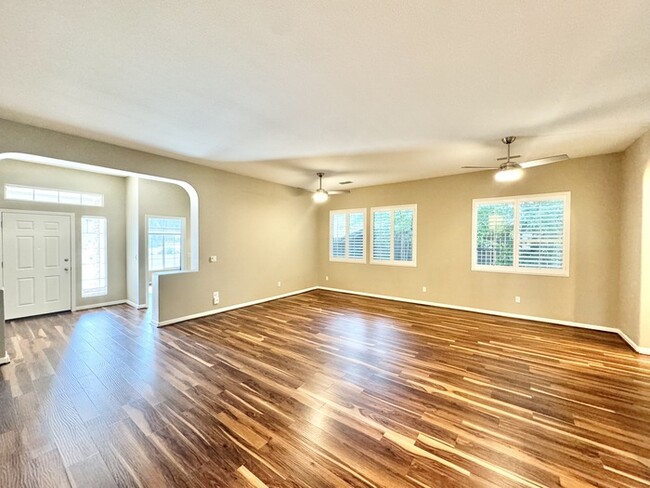 Photo - Stunning 3-bedroom 3-bathroom home in Yank...