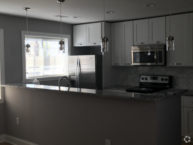 Building Photo - 846 48th St NE Rental