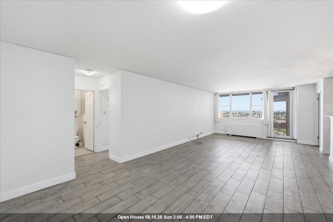 Building Photo - 6040 JFK Blvd E Unit 21j