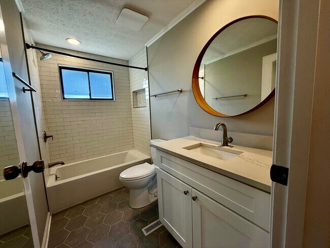 Photo - Beautifully Renovated 2 Bed, 1.5 Bath Condo in Westerville