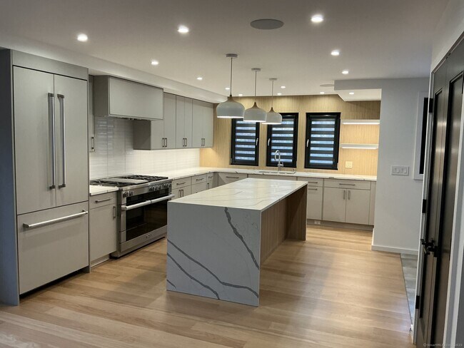 Photo - 141 West Ave