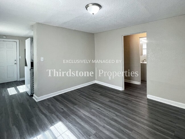 Photo - 1002 Lawrence St