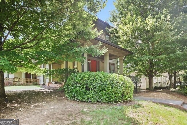 Photo - 519 N Highland Ave NE