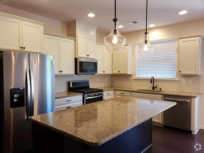 Building Photo - Room in Townhome on Glenburn Ln