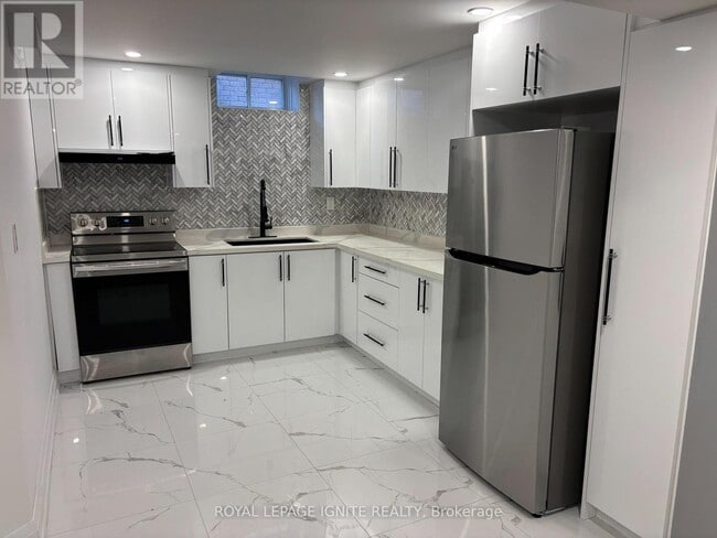Photo - 308 Callaghan Crescent