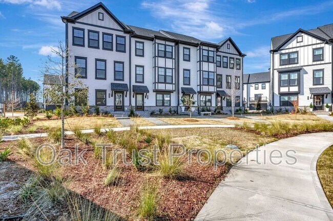 Photo - 236 Somerset Acrs Dr