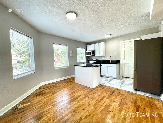 Roanoke Plaza Renovated 2 Bed - Roanoke Plaza Renovated 2 Bed Unit 1116-1