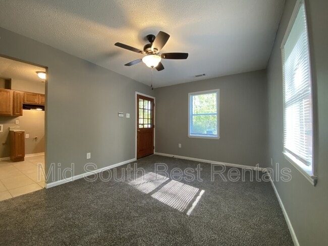 Photo - 909 Calvin Rd