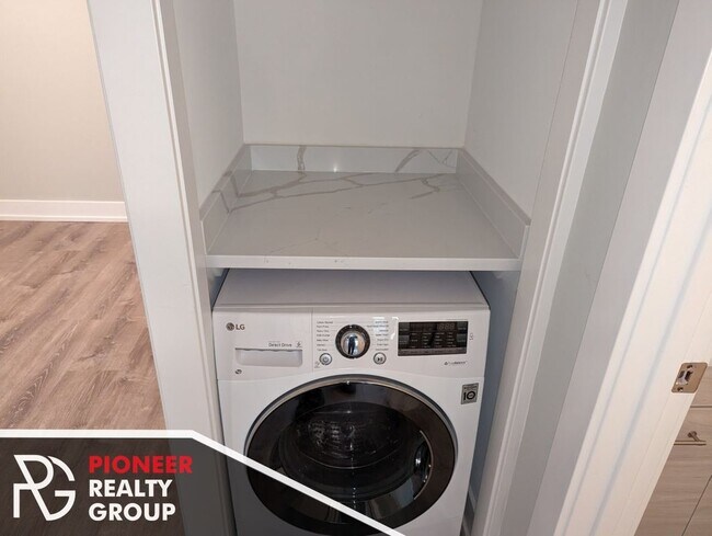 445 W Barry Ave Unit 217