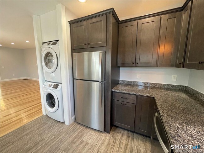 34-38-38 Mechanic St