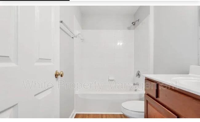 Photo - 339 Westbend Dr Unit 339 Westbend Dr Hyde Park