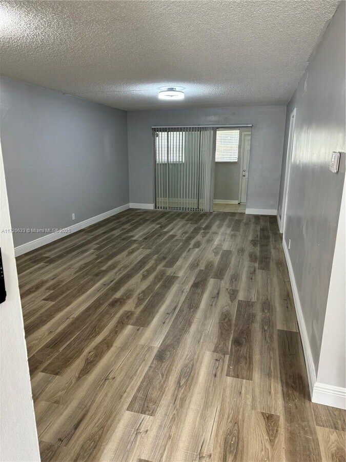 Photo - 708 SW 81st Ave Unidad 5B