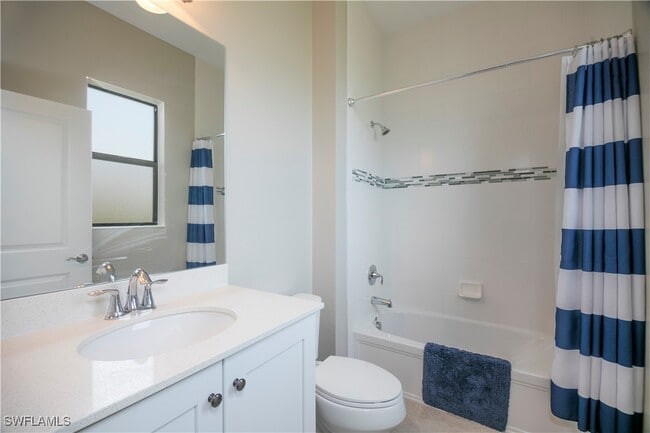 Building Photo - 1466 Artesia Dr W