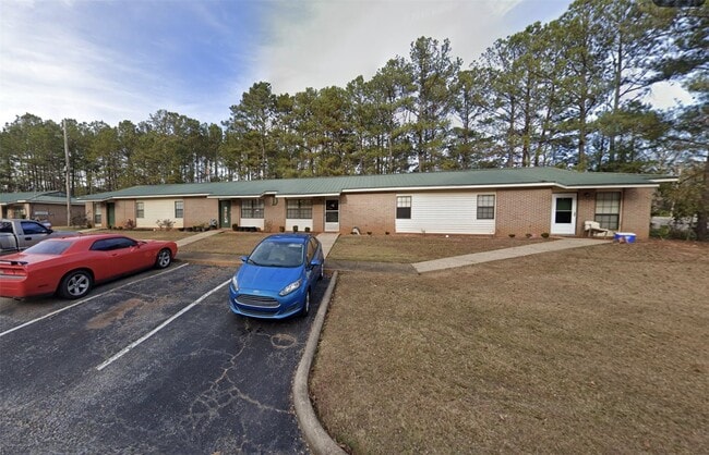 Photo - 525 Lee Rd 379