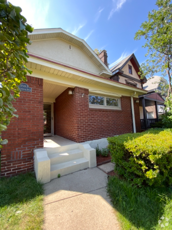 Building Photo - 3583 Beechwood Blvd Rental