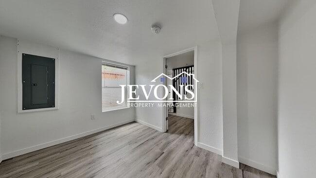 Photo - 630 N Skyline Dr Unit B