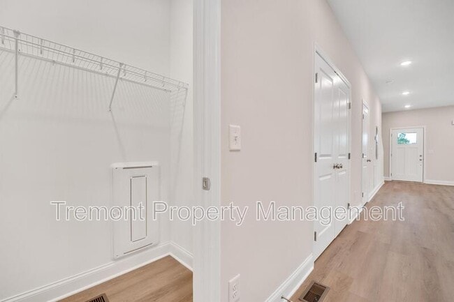Photo - 2470 E 21st St
