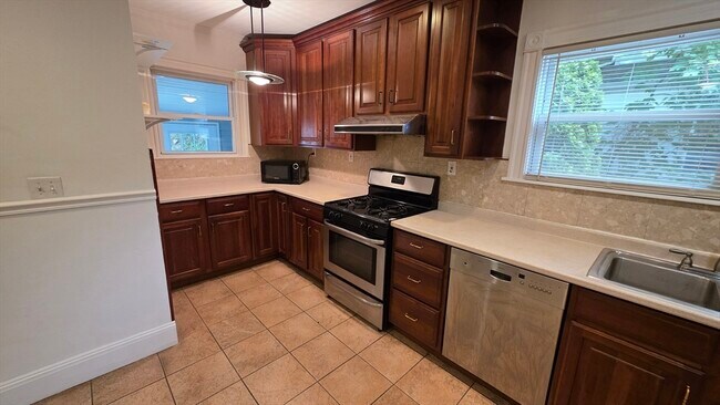 547 Talbot Ave Unit A