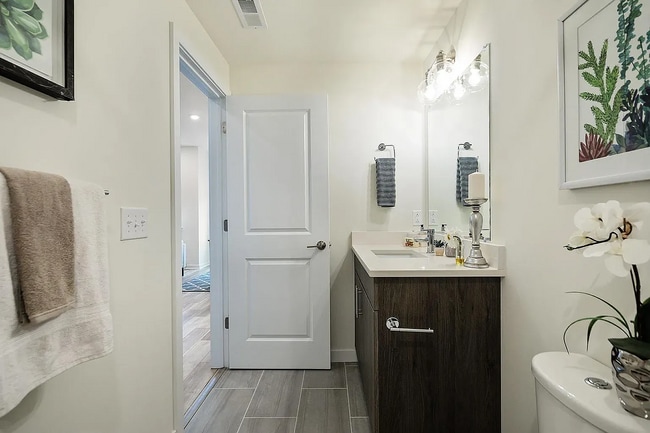 Photo - 1651 N 5th St