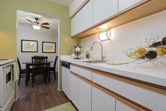 Photo - 24550 Sherwood Forest Dr Apartment Unit 520
