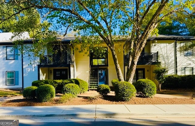 Building Photo - 3595 Woodbriar Cir Unit N