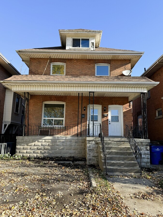 Photo - 85 Victoria Ave