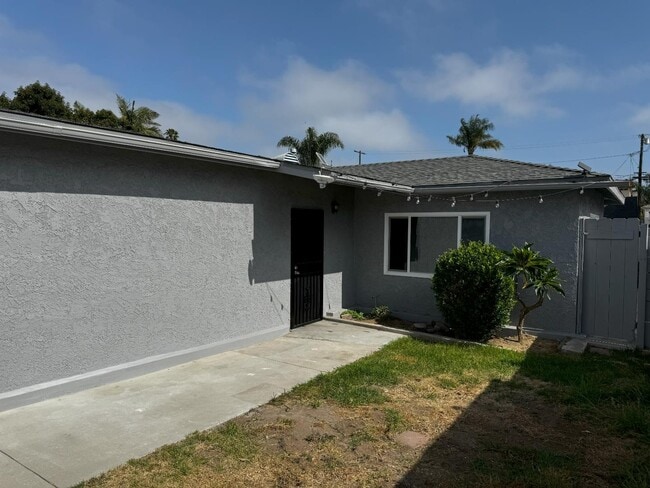 Building Photo - 4739 W 172nd St Rental